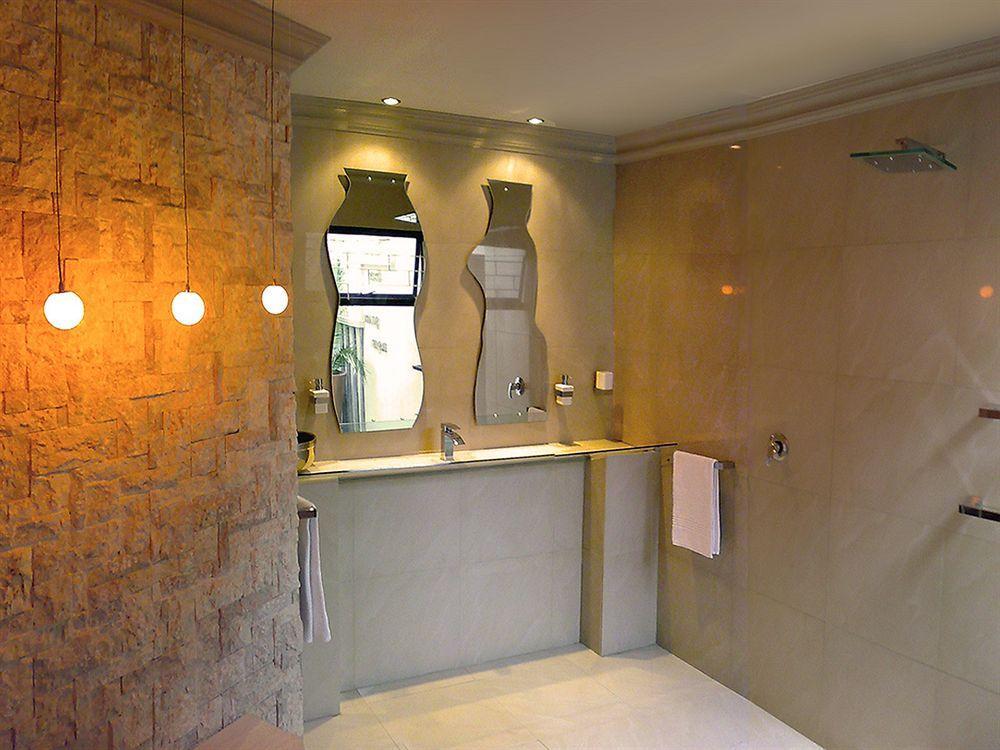 Twin Waters Guest House Randburg Extérieur photo