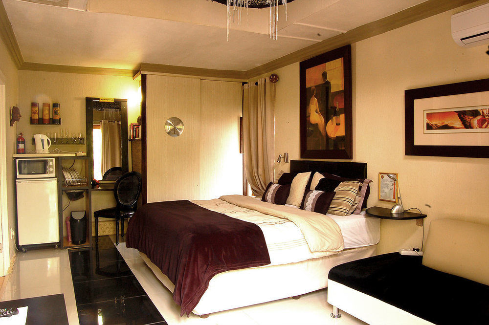 Twin Waters Guest House Randburg Extérieur photo